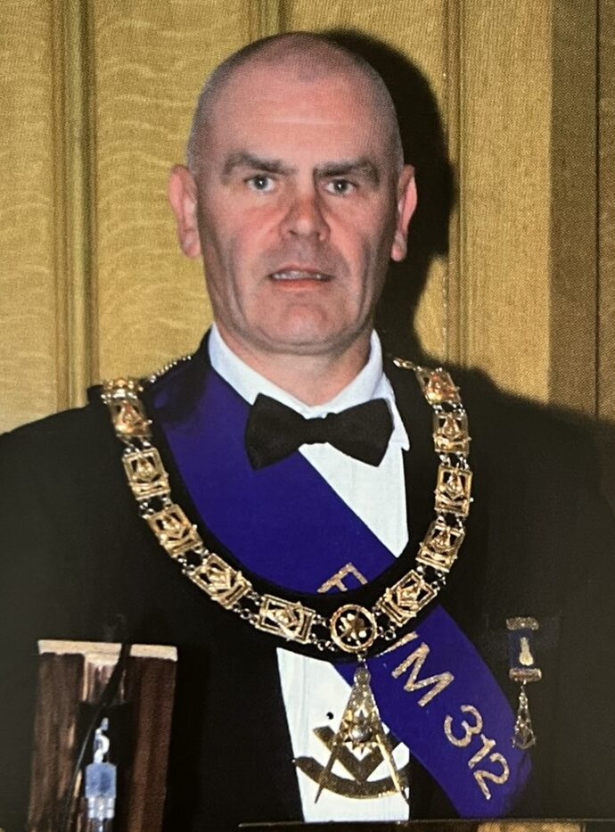 2010-2011 Robert McAulay
