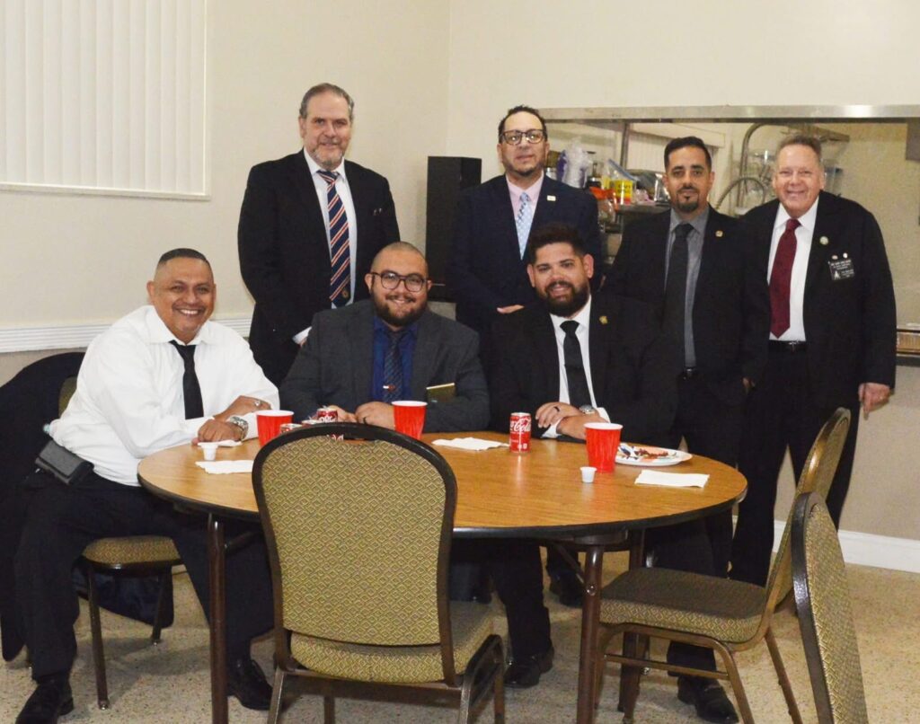 Meal #4 before the degree at Lodge No. 145 Miami. Seated in centre is Bro. Fernando Pavon who delivered the lecture