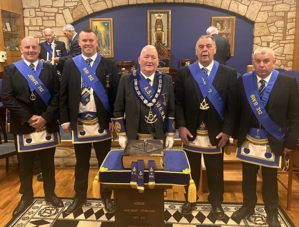 312 Bros: Alex Cunningham, David Stevenson, Thomas J. Campbell and Kevin Moffat Snr. Centre is Lodge Ancient Stirling No. 30 RWM Bro. James McMeechan